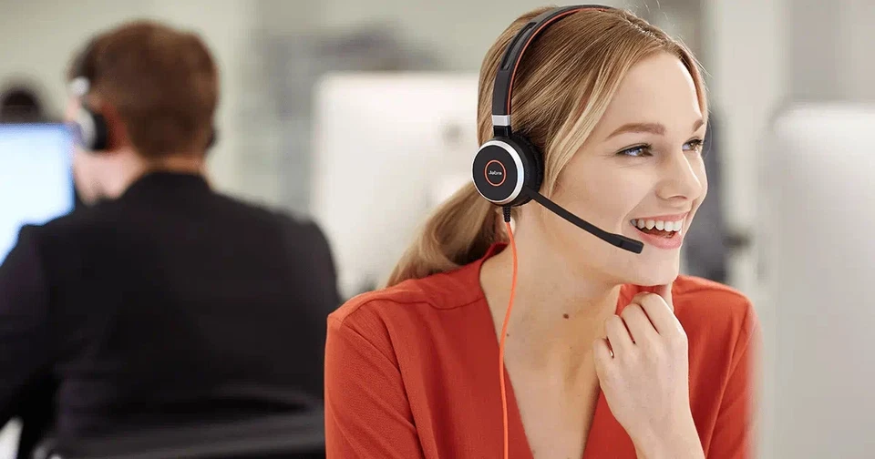 Jabra Evolve 40 Wired On-Ear Headset with USB Adapter - Image 2 of 3