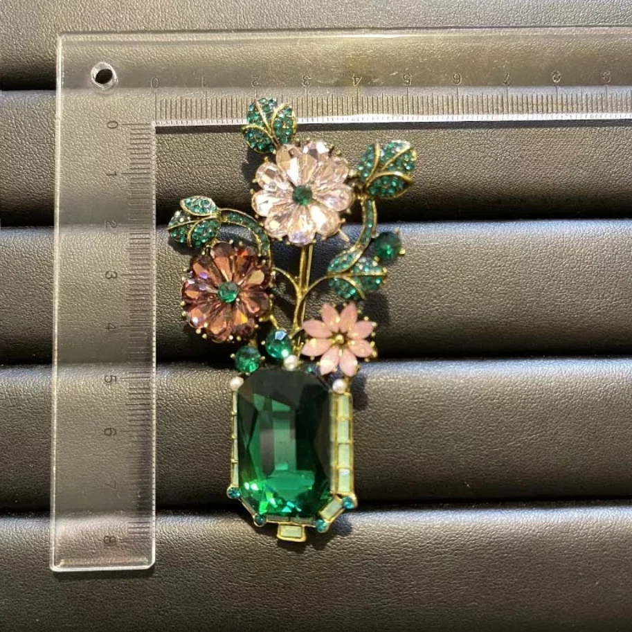 Large Vintage Crystal Rhinestone Flowers in A Green Vase Brooches Pins for Women - Image 4 of 4