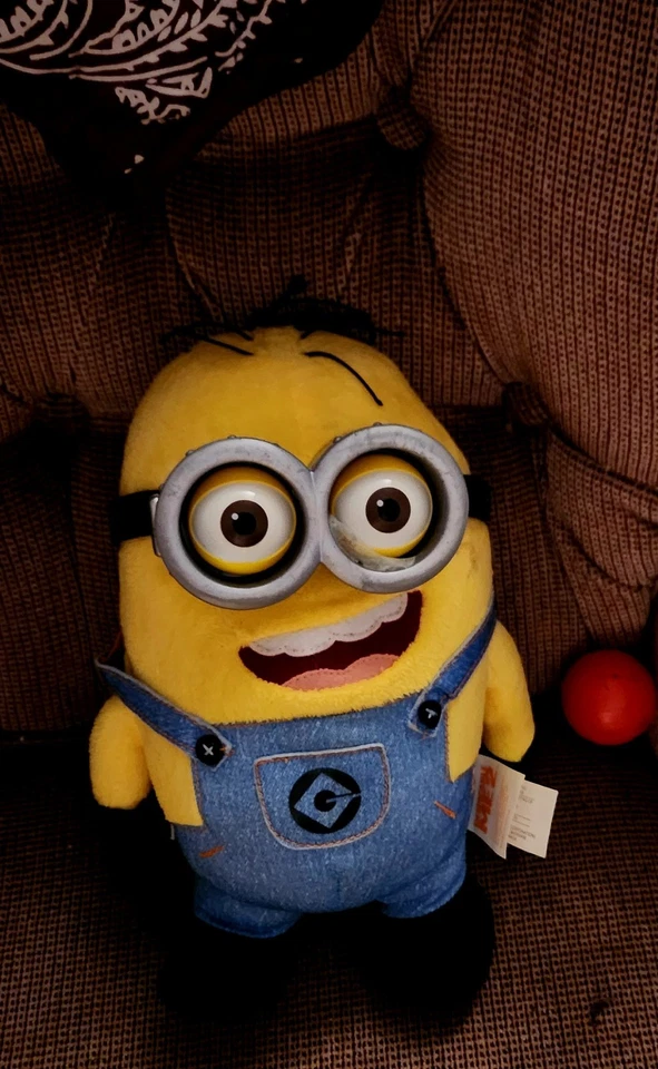 DESPICABLE ME 2 MINION DAVE Talks Ilumina Ojos Pop Out Peluche Thinkway Juguetes 11" Foto 3 de 4