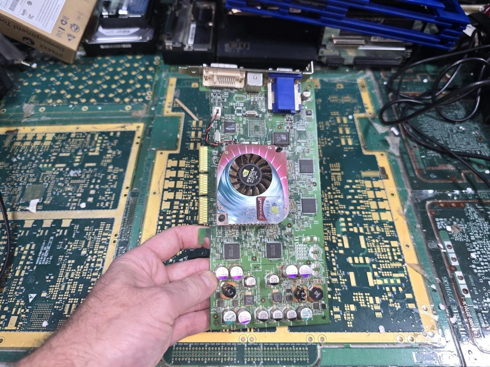 Nvidia DEFECTIVE DONOR GeForce 4 4600 128mb Agp Graphics P83 V8460 Ultra-PARTS - Image 2 of 4