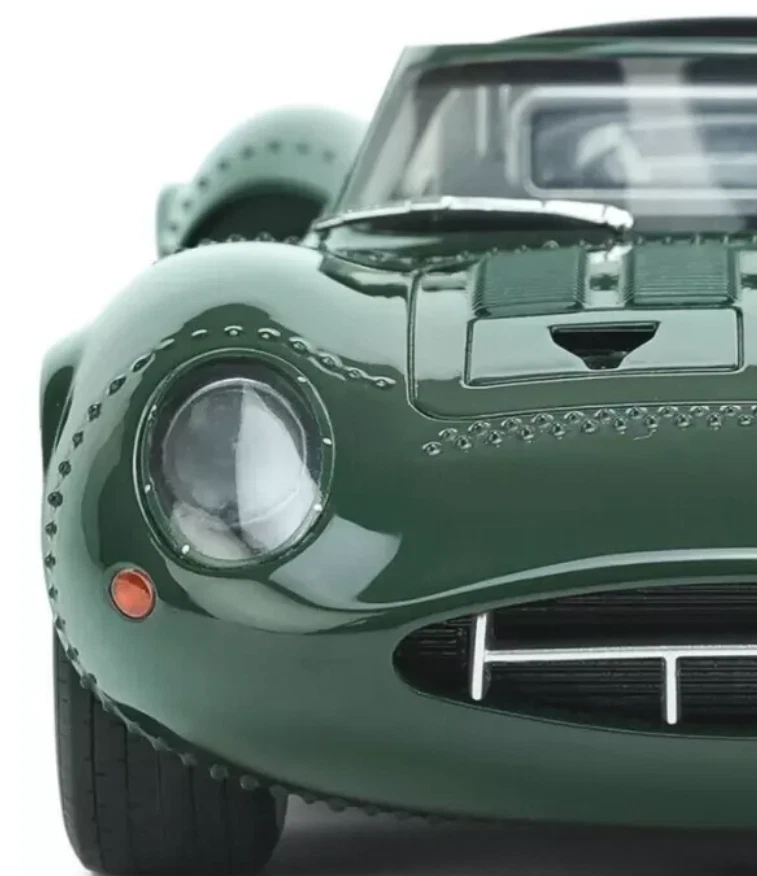 Coche de carreras Jaguar 1961Racing12Hot Rod Racer24Type43GT1E18 modelo conceptual construido a medida Foto 2 de 4