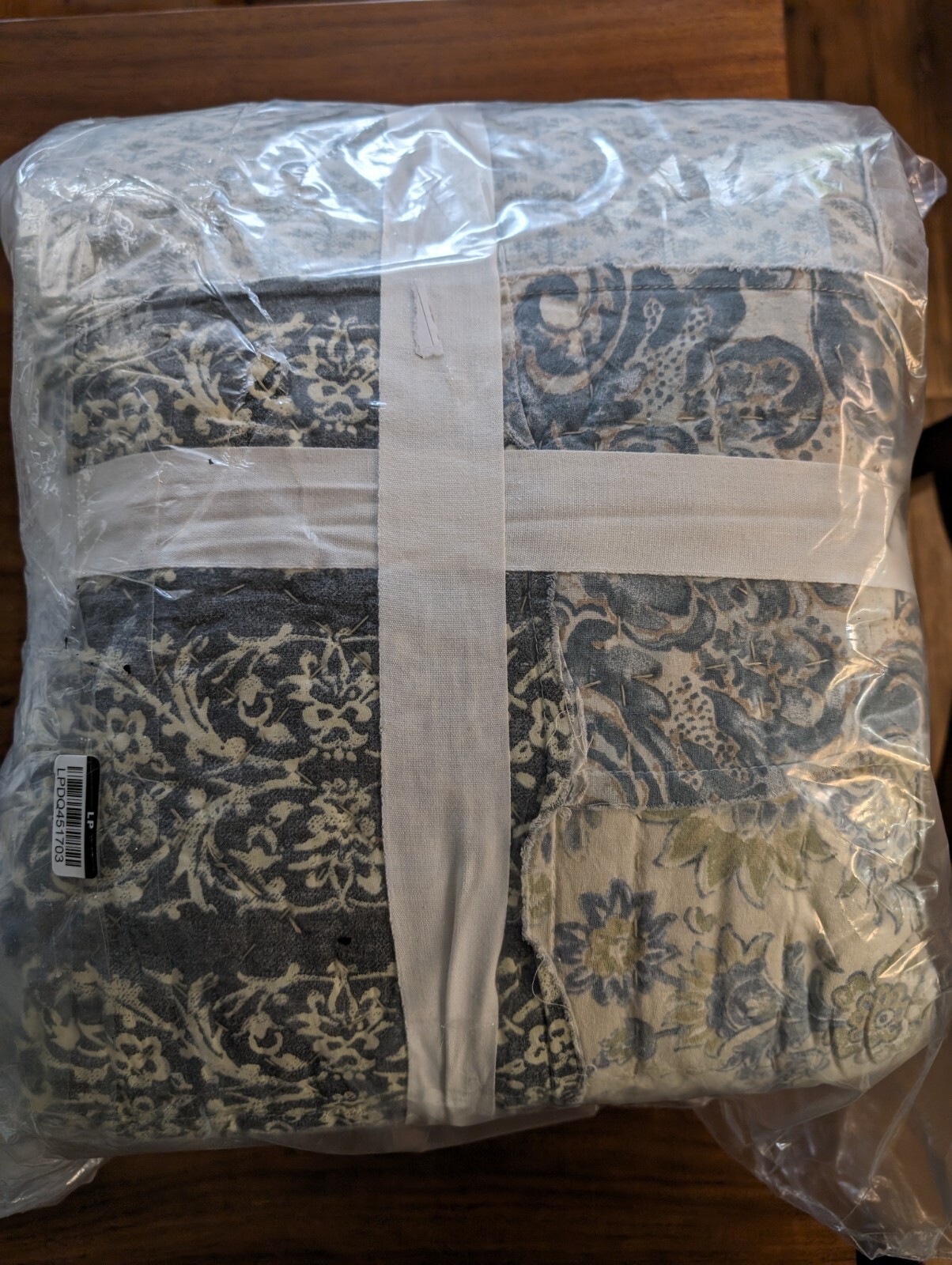 POTTERY BARN Delaney Handcrafted Patchwork Cotton QuiltKing,/Cal/King