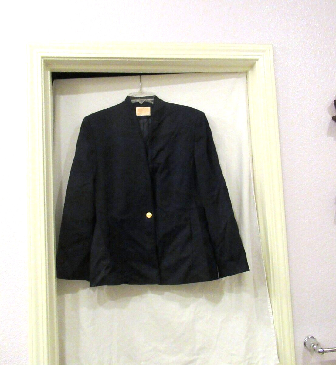 Pendleton navy blue blazer, fully lined, one butt… - image 2