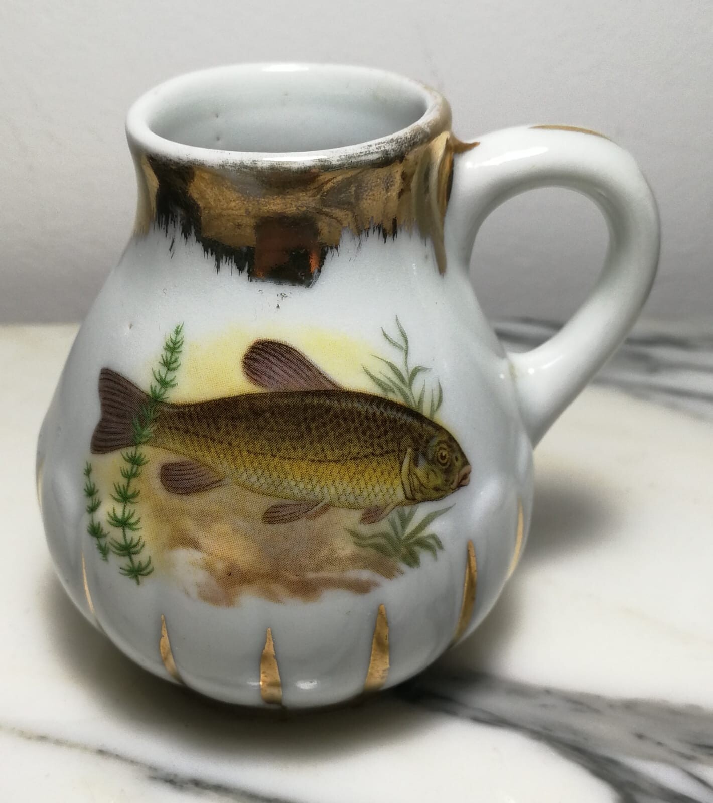 RARA TAZA DE CERÁMICA ARGENTINA DE COLECCIÓN YERBA MATE ""MAR DEL PLATA"" Y LUBINA MARINA