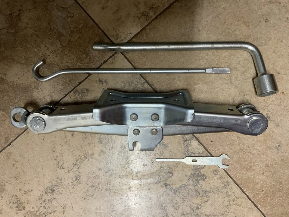 Nissan 350Z 2003-2004-2005-2007-2008 Jack con llave herramientas OEM Foto 2 de 4