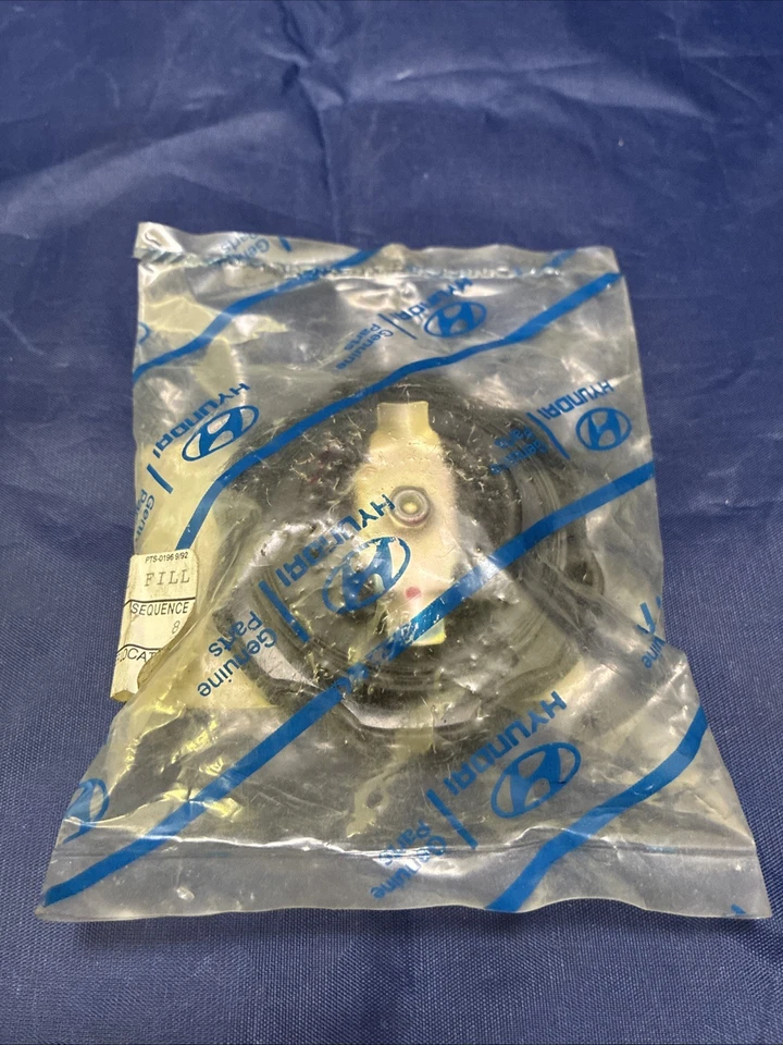 Tapa de llenado de aceite de motor Hyundai 26510-35000 1986-2006 - Nuevo de Lote Antiguo OEM Foto 2 de 4