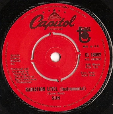 Sun  - Radiation Level (7'', Single)