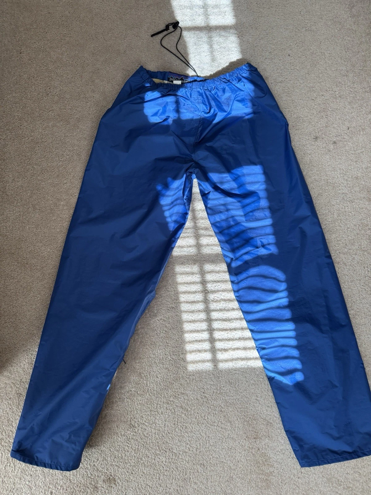 VINTAGE Patagonia Pants Men Blue Rain Windbreaker Zip Ankle Outdoors M
Opens in a new window or tab