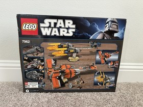LEGO Star Wars: Anakin Skywalker and Sebulba's Podracers (7962)