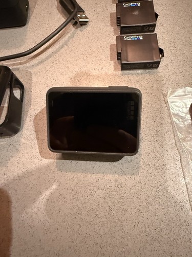 GoPro HERO5 Black Action Camera w/ 4K HD Video & 12MP Photo 64GB. 3 X Batteries - Picture 3 of 8