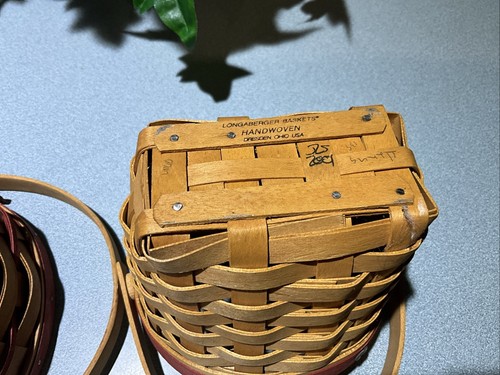 Lot 2 1996 & 2001 hand Woven Baskets Longaberger - Picture 5 of 8