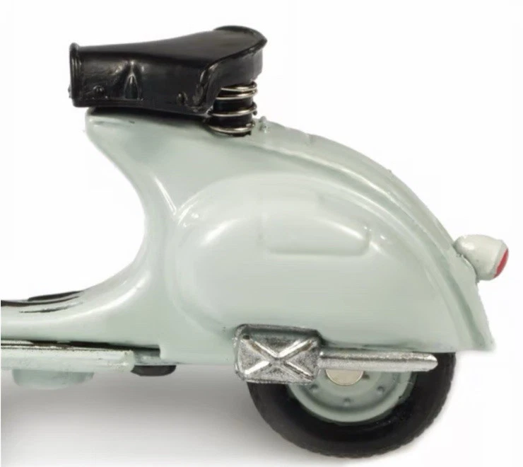 New-Ray 1946 Vespa 98 Moped bike 1:32 diecast model toy 2.5 Inch Grey - Image 2 of 4