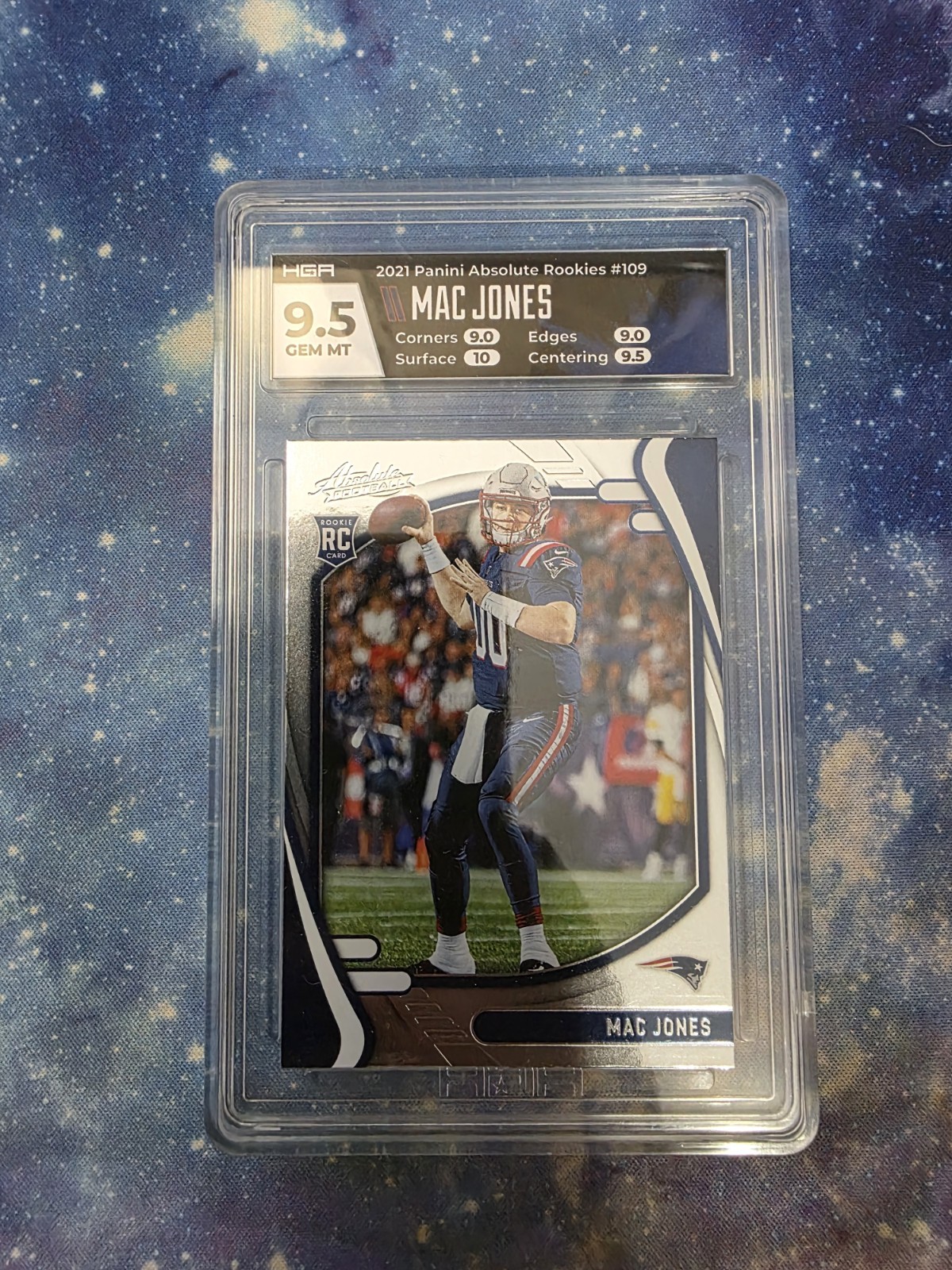 2021 Panini Absolute - Rookies Mac Jones #109 (RC)