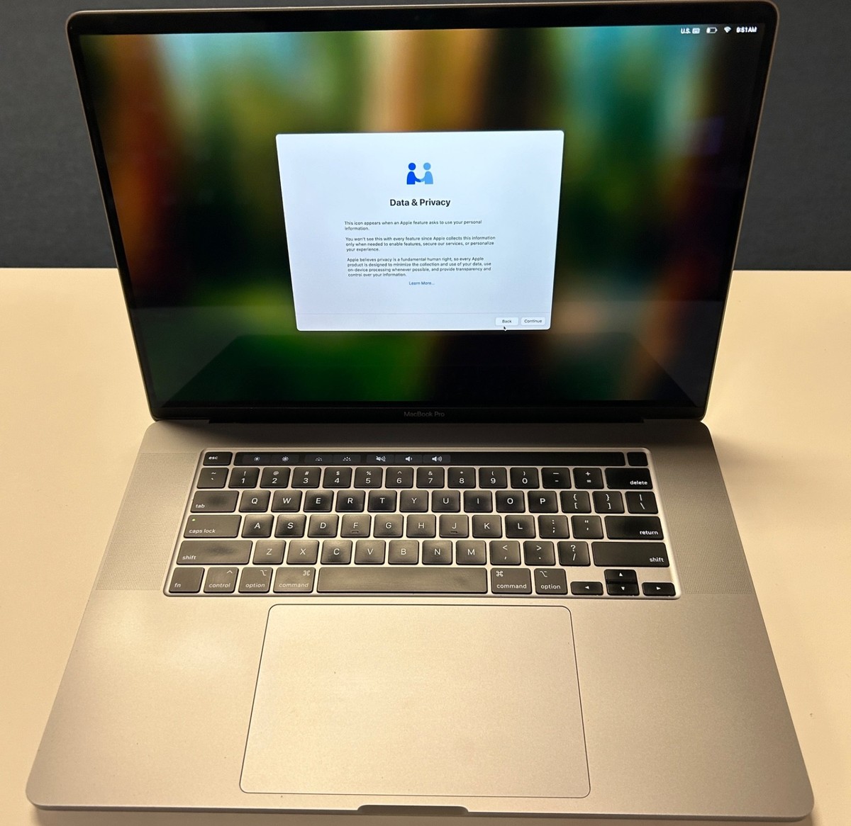 MacBook Pro 2019 16 inch 2.4 GHz i9 32GB 512GB 5300M 4GB