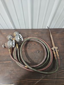 Victor Model 100FC Welding, Brazing Torch Head With Lines and Gauges