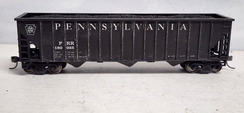 Pennsylvania RR 3 bahías tolva 180025 con carga Kadee metal rueda desgastado Bowser | Zustand: Used