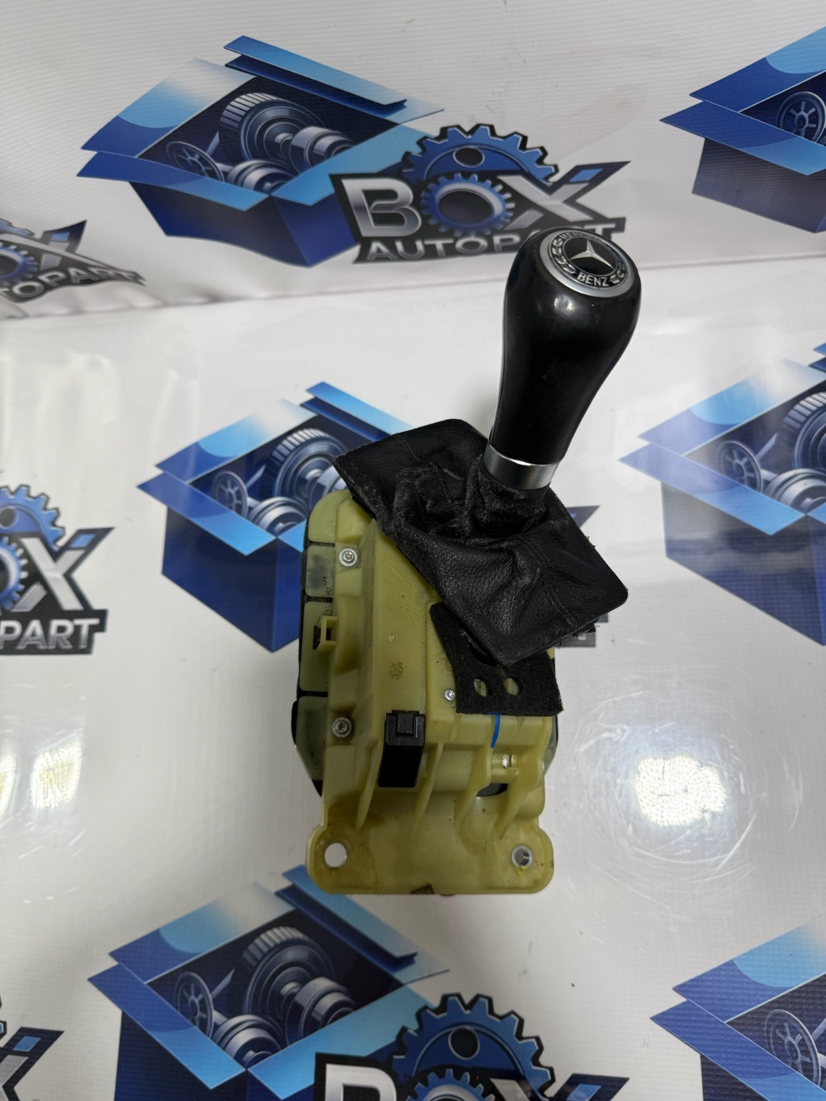 2005-2009 Mercedes SLK Floor Gear Shift Shifter Selector OEM
