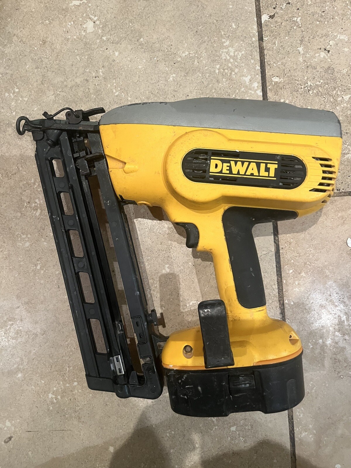 dewalt dc618 18v cordless nail gun eBay