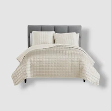 Hallmart Collectibles White Dove Luxe Lyndon Quilt Coverlet 3-Piece King Set