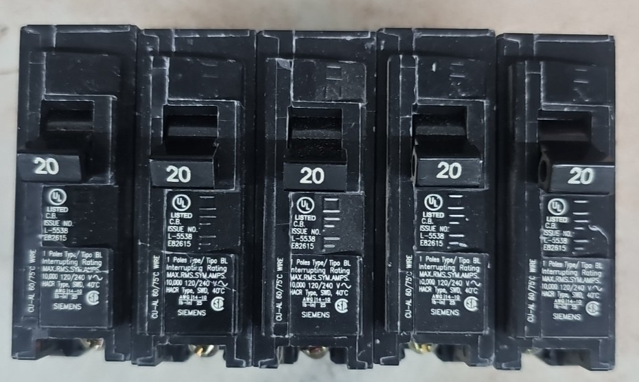 LOT OF 5 B120 SIEMENS BL 1 pole 20 amp 120 volt Bolt On Circuit Breaker BL120 **
