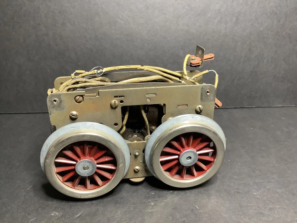 Vintage Lionel Standard Gauge Prewar motor for restoration( running) - Image 2 of 4