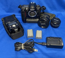 Nikon D100 fotocamera digitale reflex 6,1 MP con obiettivo Nikkor AF 18-35mm + extra *LEGGI*