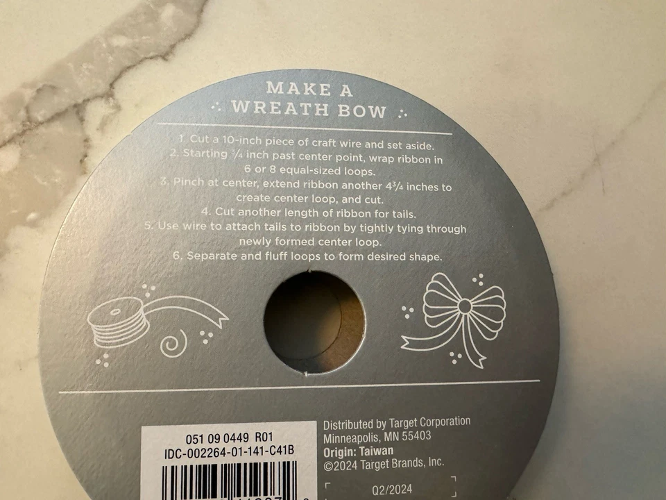 lot of 6 rolls wondershop ribbon 5/8 in wide Gold silver 18 ft Each - Image 3 of 4