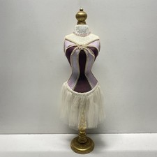 Mini display manekin różowy tiul spódnica