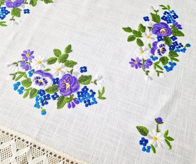 Vintage Leinen Tischdecke/Mitteldecke mit Stickerei und Spitzen - Gr.92 x 92 cm. - Bild 1 von 4