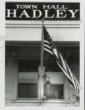 1991 Press Photo Stephen Grader Hands New Flag at Hadley, MA, Town Hall