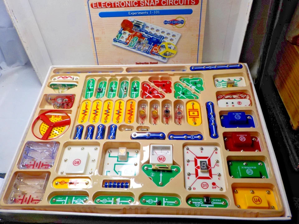 Snap Circuits Pro -huge kit, 500 projects age 8 -108 missing 1 black jumper wire - Image 2 of 4