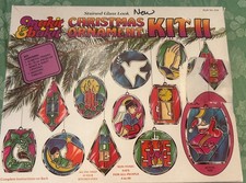 VTG Makit  Bakit 12 Piece Christmas Ornament Kit Stained Glass Sun Catchers