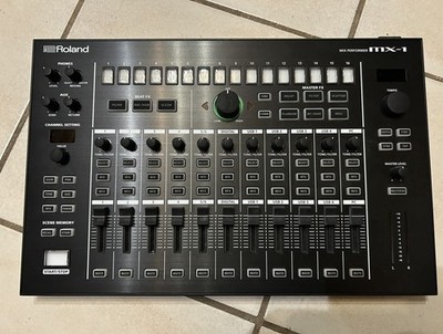 Roland AIRA Studio-Setup   MX-1, TR-8 & SYSTEM-1 inkl. Decksaver und Standfüßen