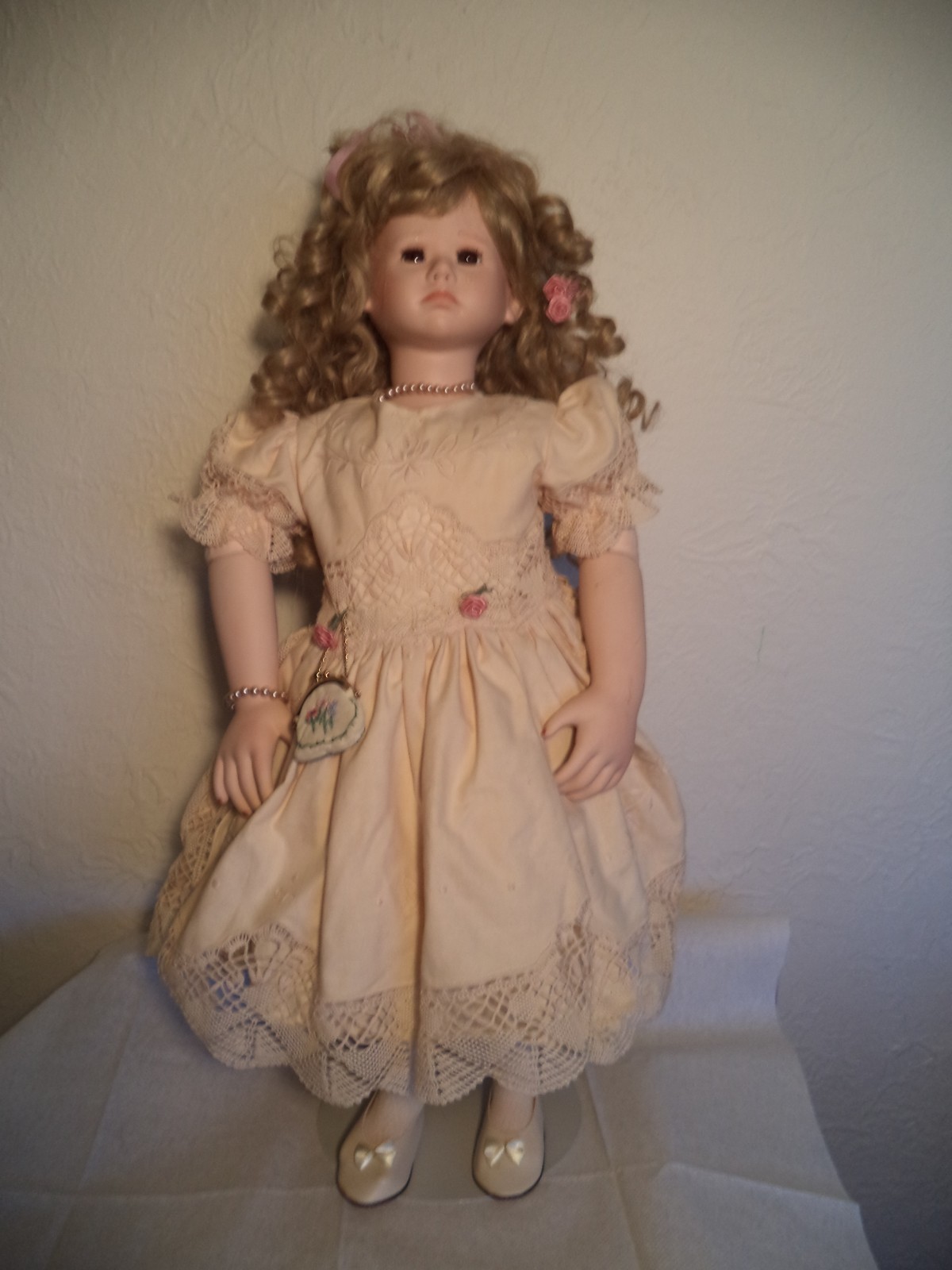 elke hutchens porcelain dolls