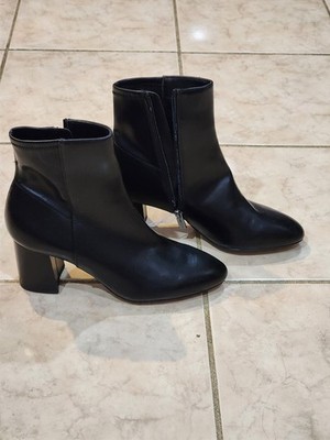 Anne Klein Black Leather Ankle Booties Size 8 1/2 Slip On Classic Dress Shoes