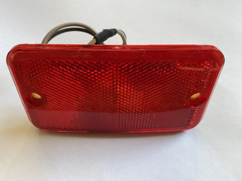 Luz de señalización lateral trasera Dodge Van 1978-1993 Foto 3 de 3