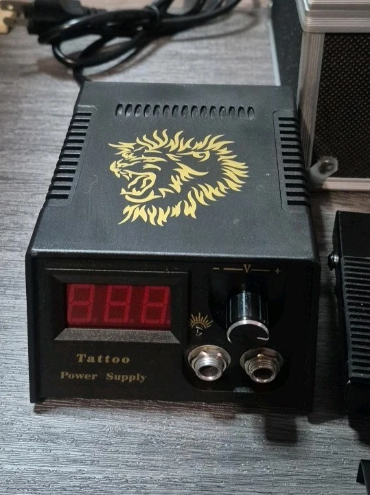 Tattoo Machine Power Supply with Pedal Wires 3 Tattoo Guns Carry Case Lot - Image 3 of 4