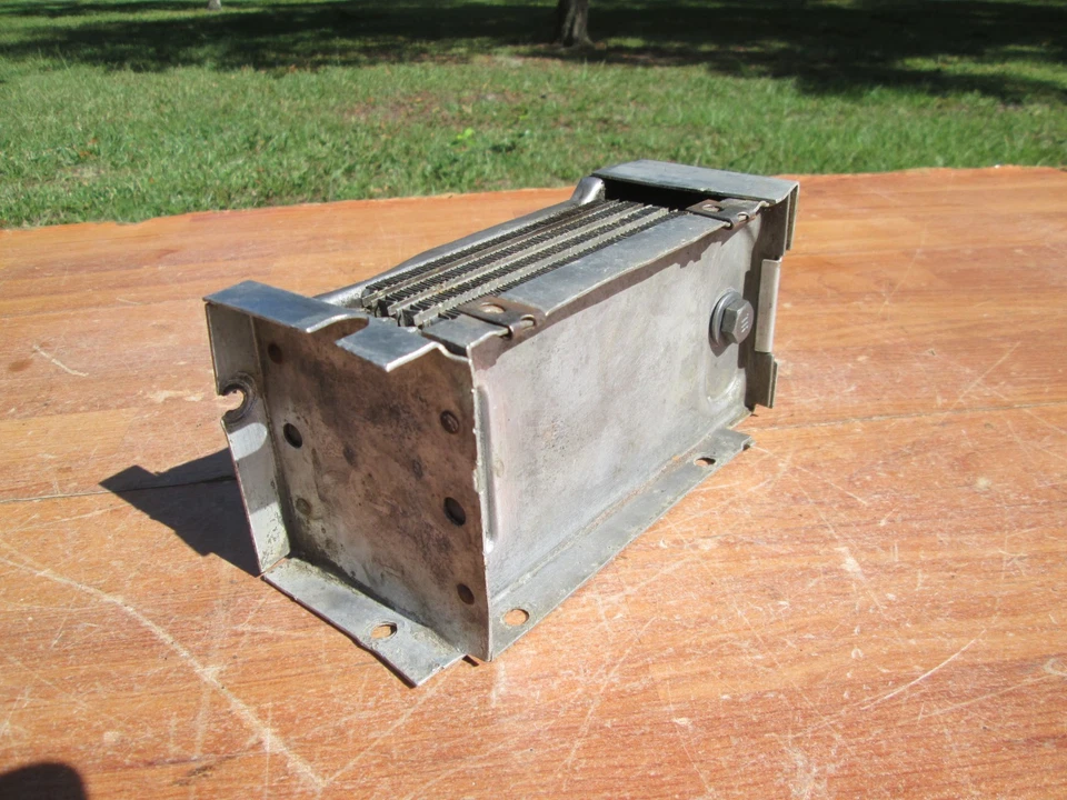 Chevrolet Corvair Harrison 1961 1962 1963 1964 enfriador de aceite #8528632 OEM GM Foto 2 de 4