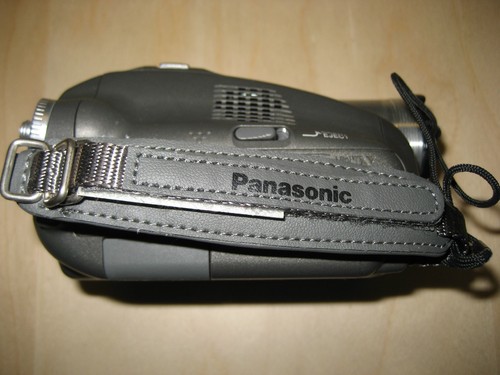 Panasonic Palmcorder Multicam PV-GS39 Camcorder - Silver - Picture 8 of 12