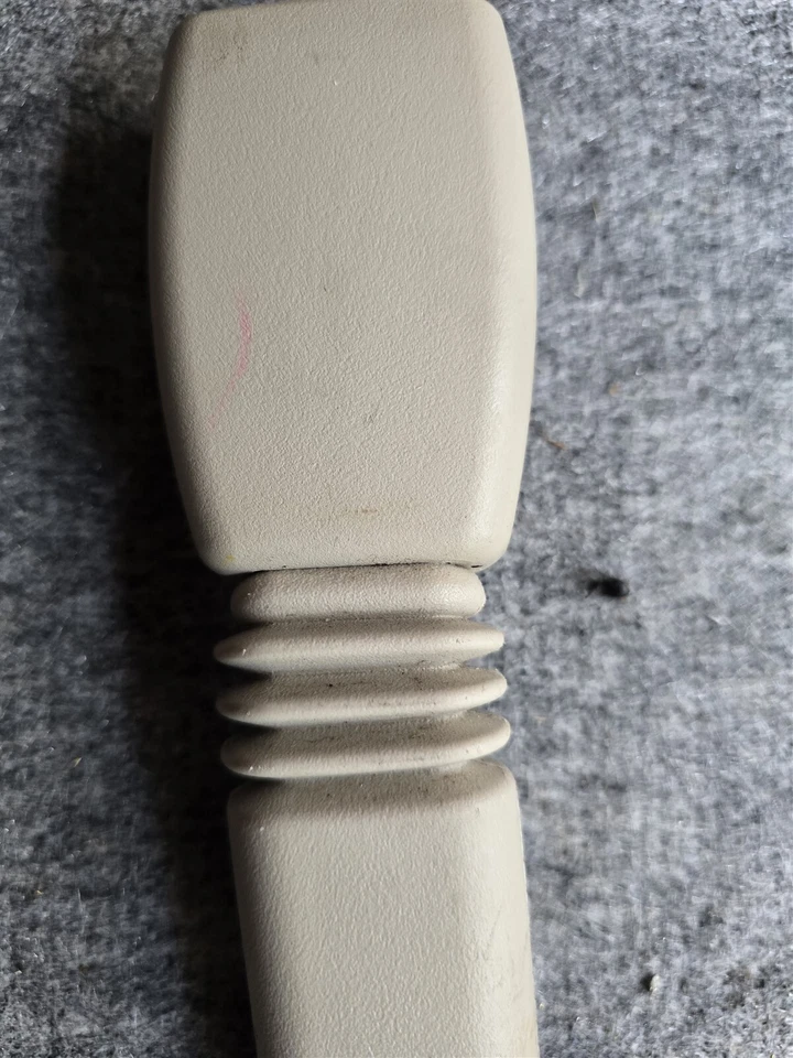 Receptor de hebilla de cinturón de seguridad trasero izquierdo lado del conductor fabricante de equipos originales Cadillac Deville 2000-2004 Foto 2 de 4