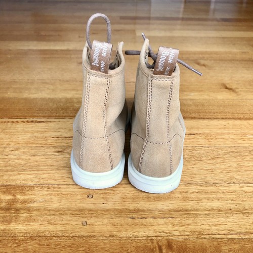 Dr. Martens Whiton Tan Suede 8 Hole Lace Up Boots, EU 37/AUS 6/UK 4 - Foto 5 di 10