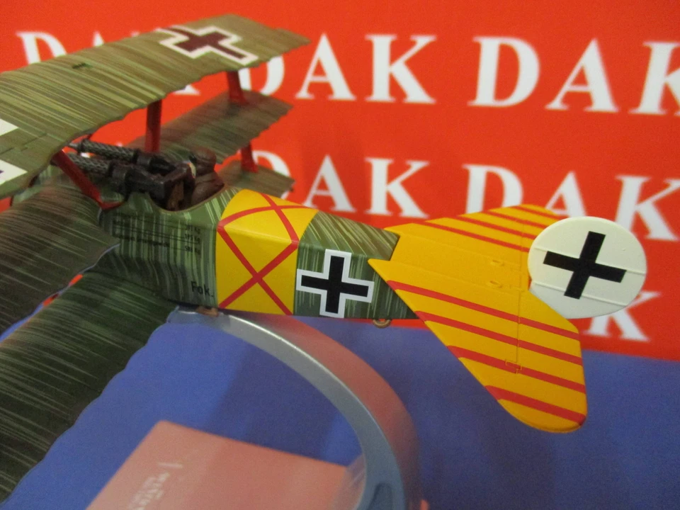 Die cast 1/48 Modellino Aereo Aircraft Fokker Dr.1 Last Fight 1918 W.Steinhauser - Immagine 4 di 4
