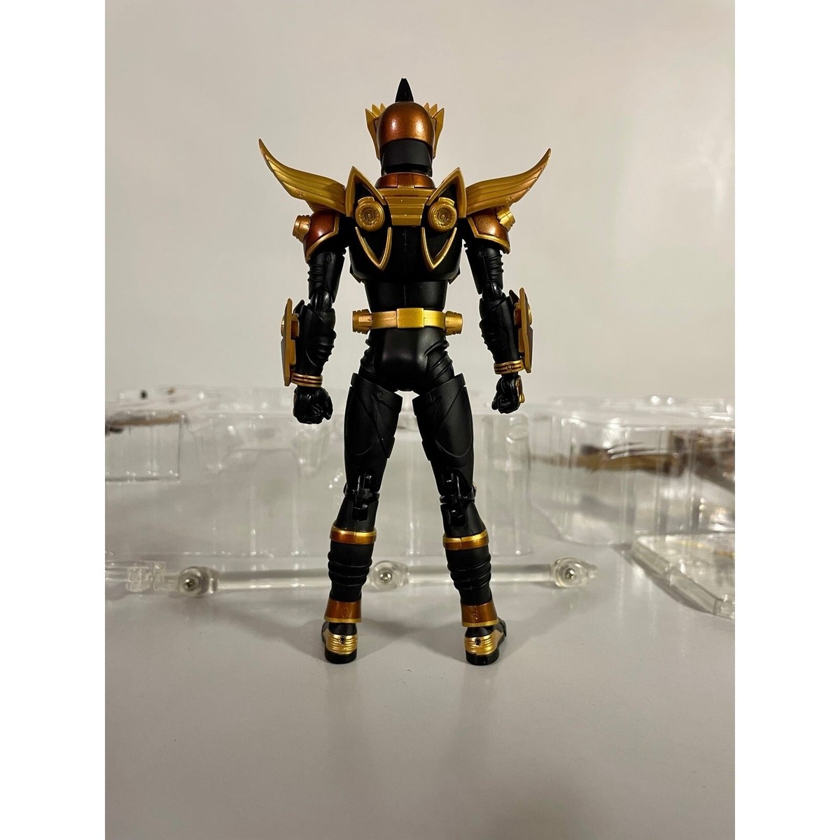 SHFiguarts MASKED RIDER ODIN ゴールドフィニッシュ S.H.Figuarts Kamen Rider Odin & Golt Phoenix | TAMASHII WEB