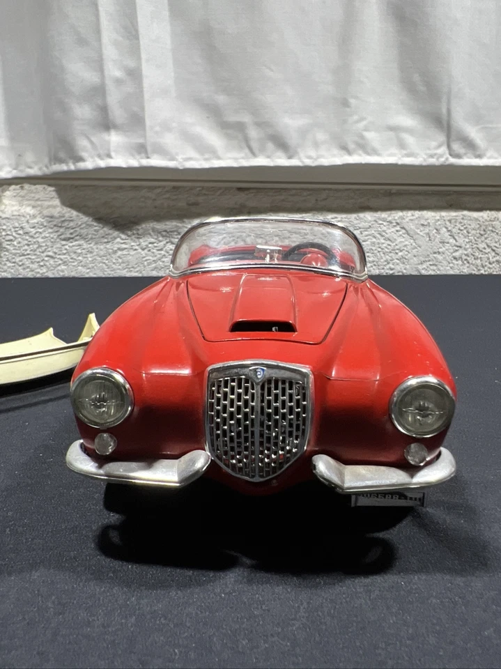 BURAGO 1/18 LANCIA AURELIA B24 ARAÑA CON TAPA BLANDA BLANCA EXTRAÍBLE Foto 4 de 4