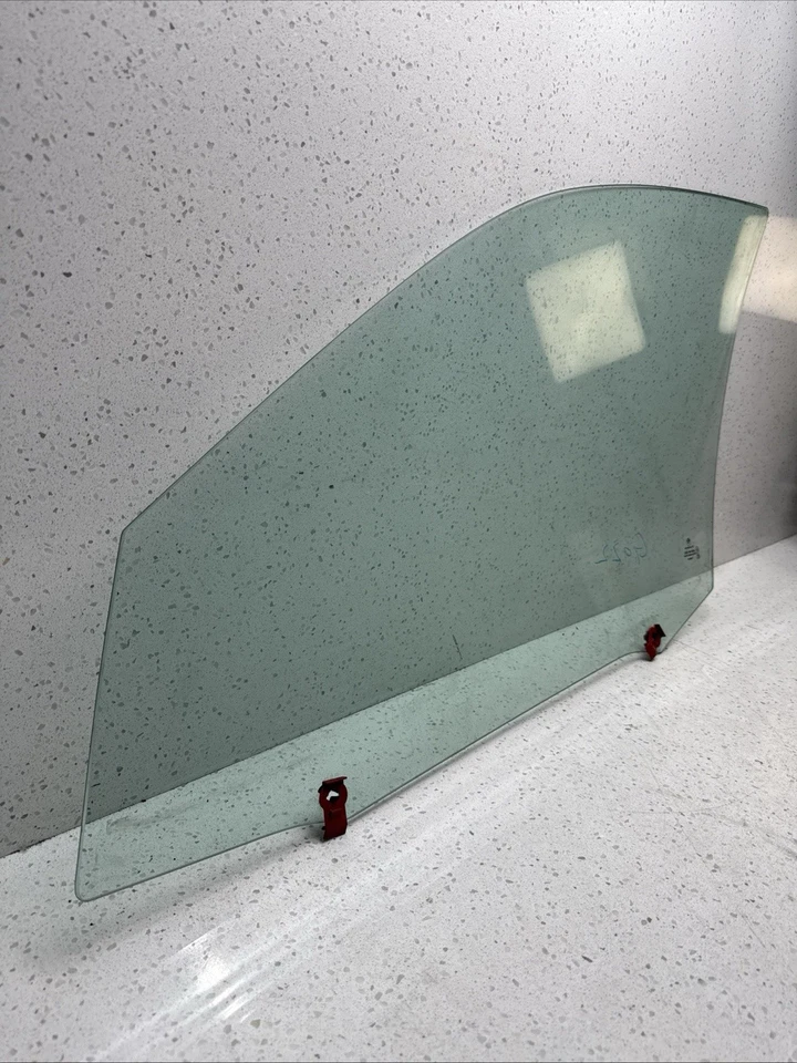 06-12 宝马 325i LH 左前门级车窗 原始设备制造商 43R-001582 — 第 2/4 张图片