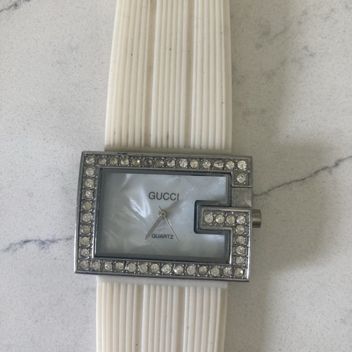 Vintage Gucci Quartz Watch Working And Accurate Timepiece - Picture 2 of 8