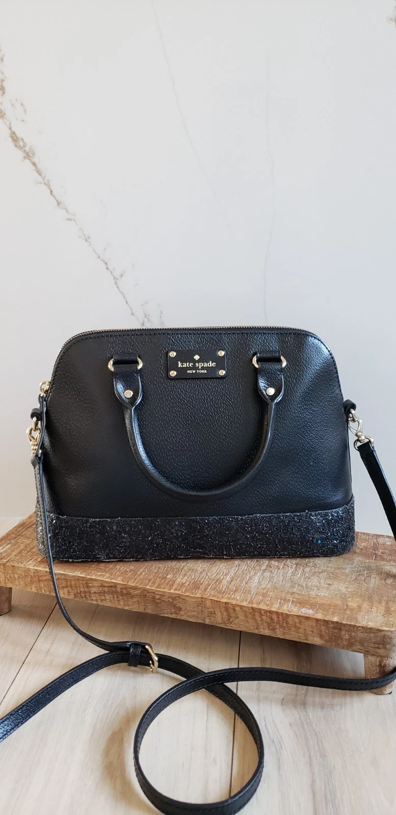 Borsa a tracolla Kate Spade Tinsel borsa glitter tracolla cinghie staccabili nera