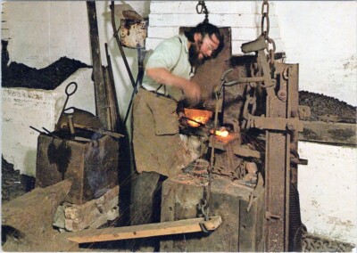 AK Säge Helm Arbeitskleidung Kettensäge Soldat Kraftfahrzeug Kunst Werkzeug Hut AA06472