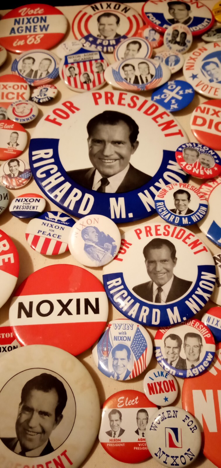 POLITICAL BUTTONS ,"PRESIDENT RICHARD NIXON" (TRICKY DICK) RARE