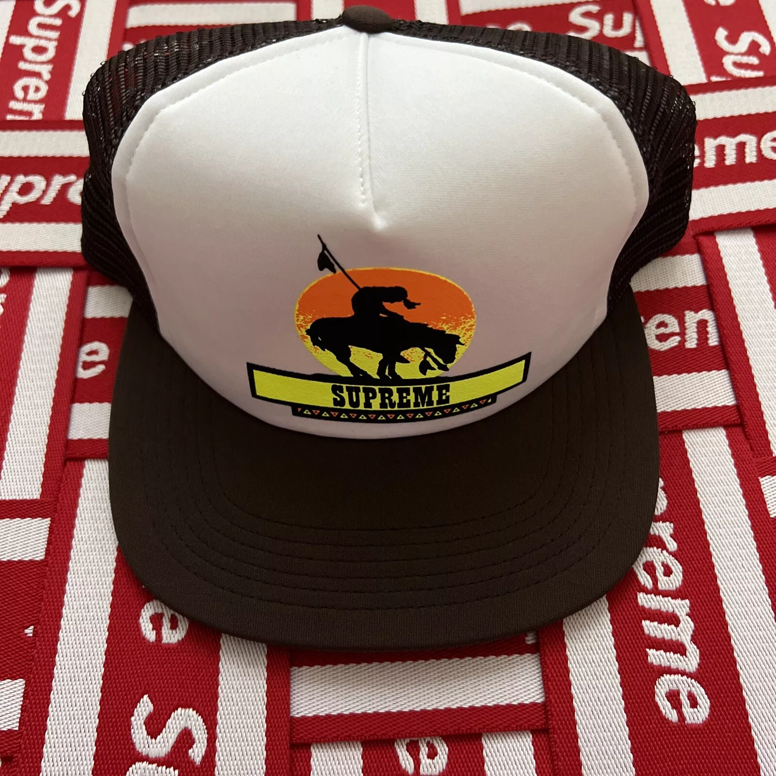 Casquette Supreme Western Mesh Back 5 panneaux ! Couleur marron façon !! Neuf dans sa boîte !! SS16 !!Super rare !!